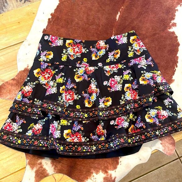 Alice + Olivia Dresses & Skirts - NWOT Alice and Olivia tiered skirt